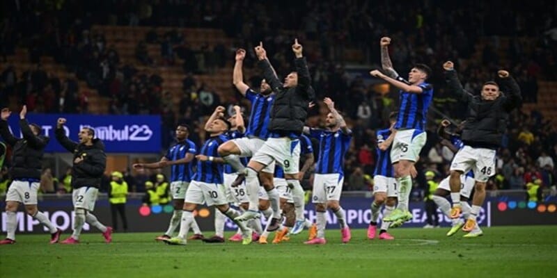 Từng bước tiến vào vòng tứ kết của Champions League